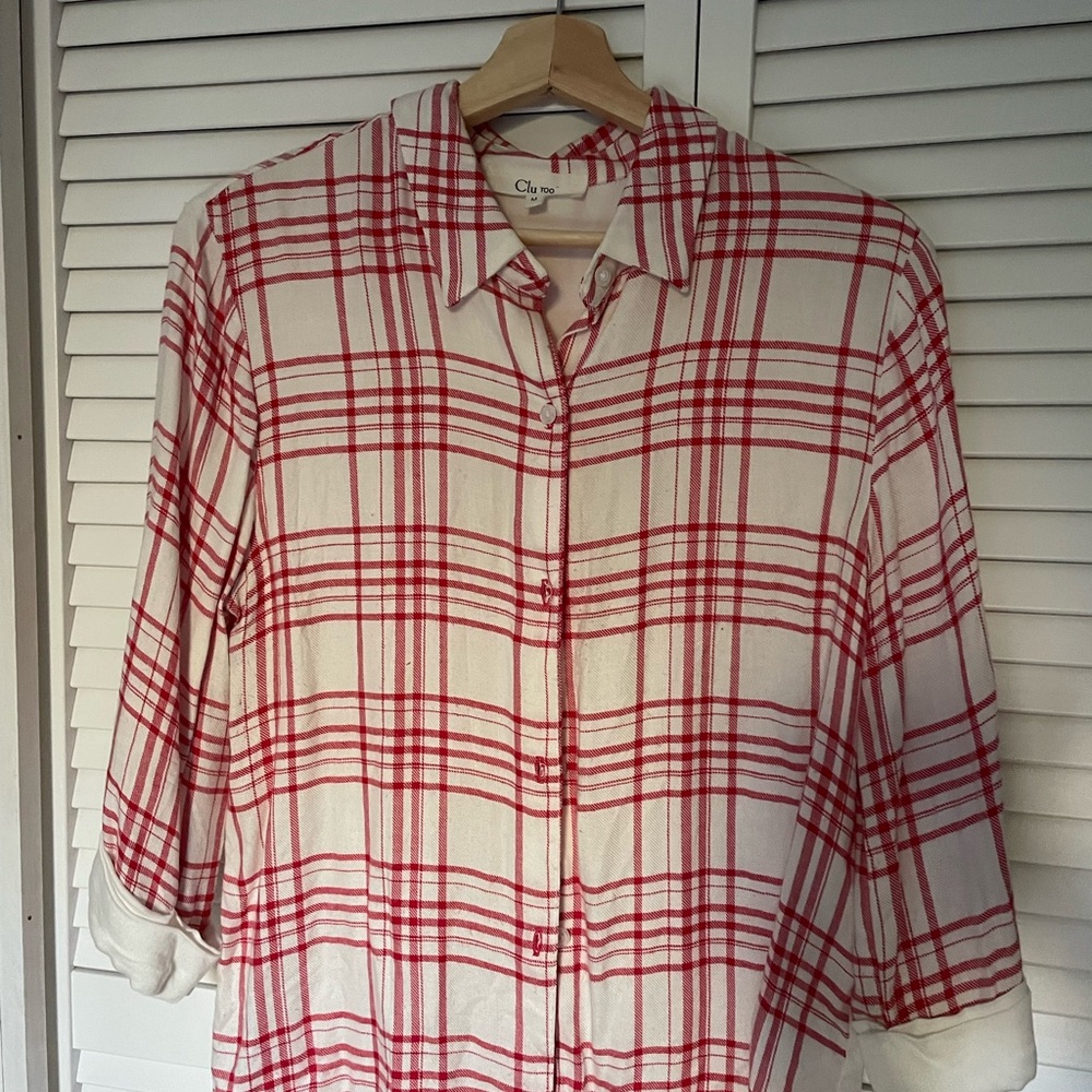 Awesome soft new two toned shirt